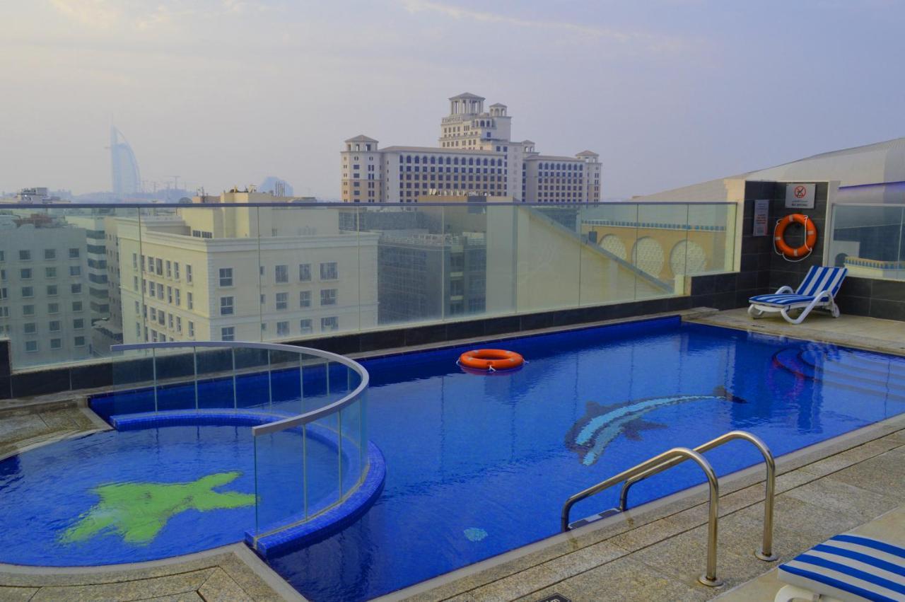 Tulip Al Barsha Hotel Apartment Dubái Exterior foto