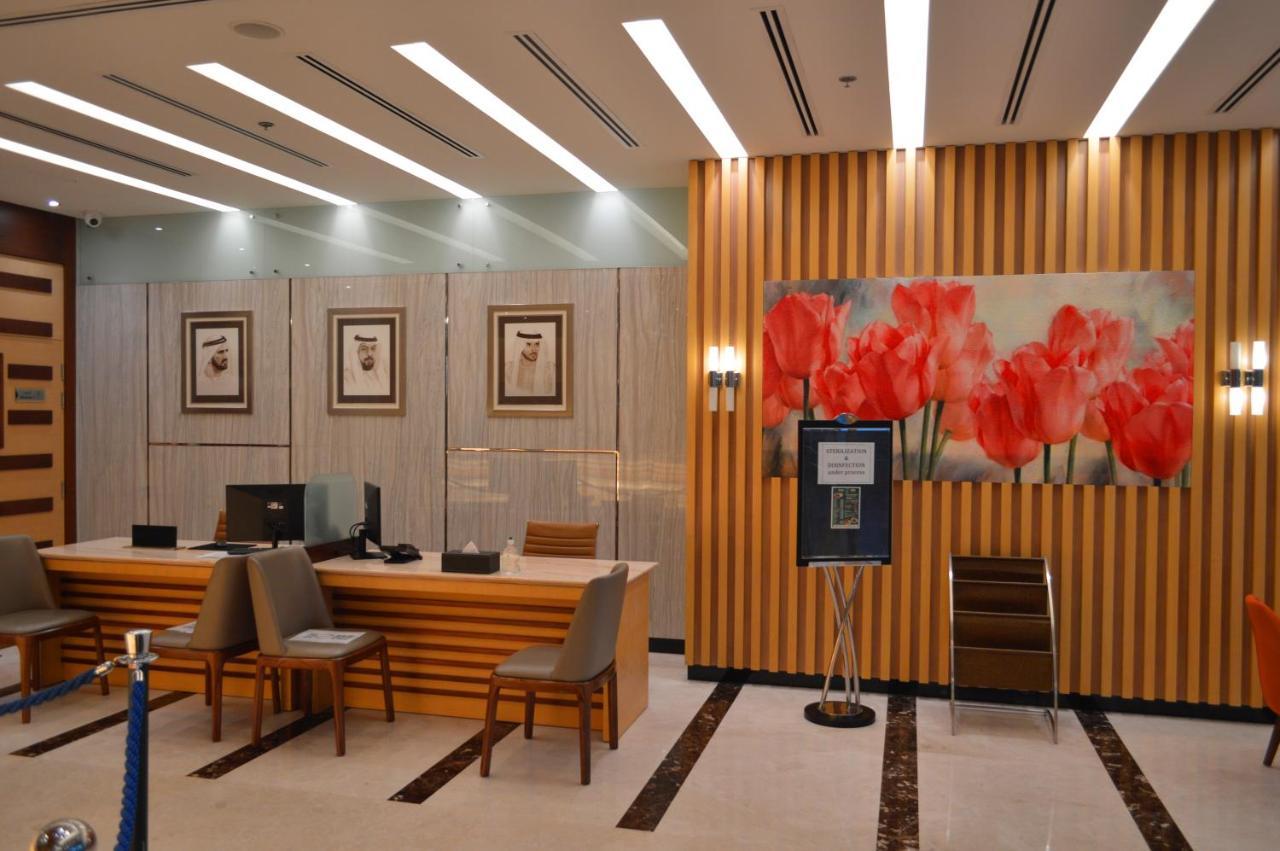 Tulip Al Barsha Hotel Apartment Dubái Exterior foto