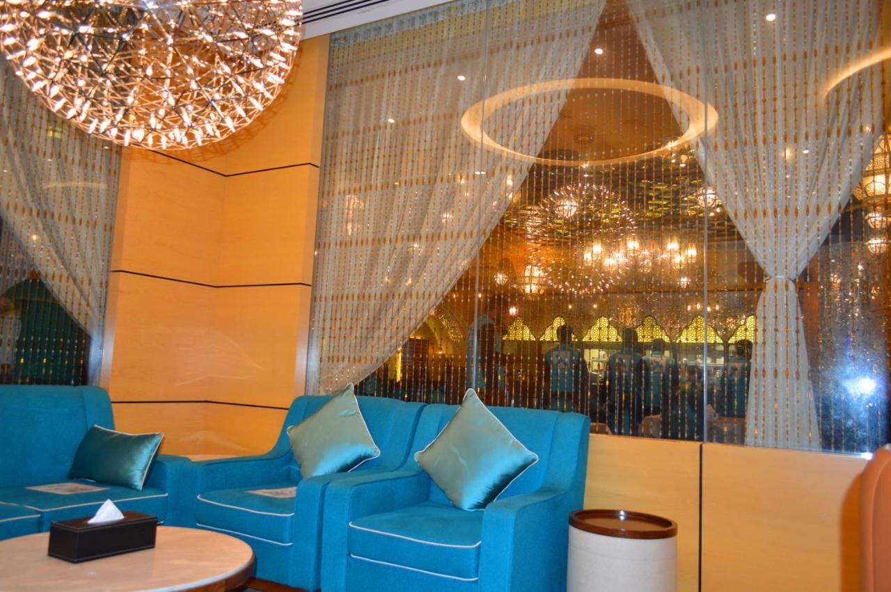 Tulip Al Barsha Hotel Apartment Dubái Exterior foto