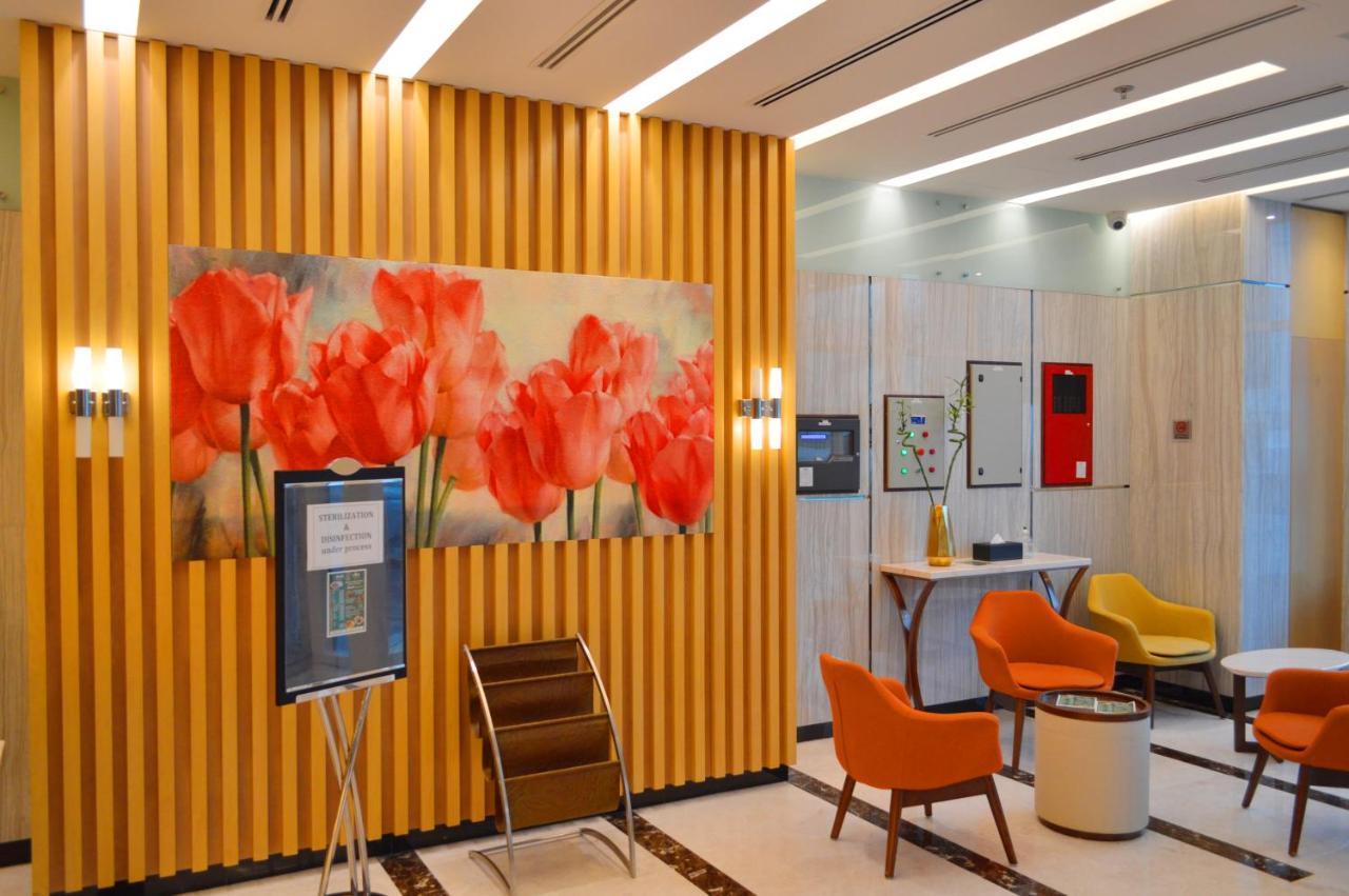 Tulip Al Barsha Hotel Apartment Dubái Exterior foto