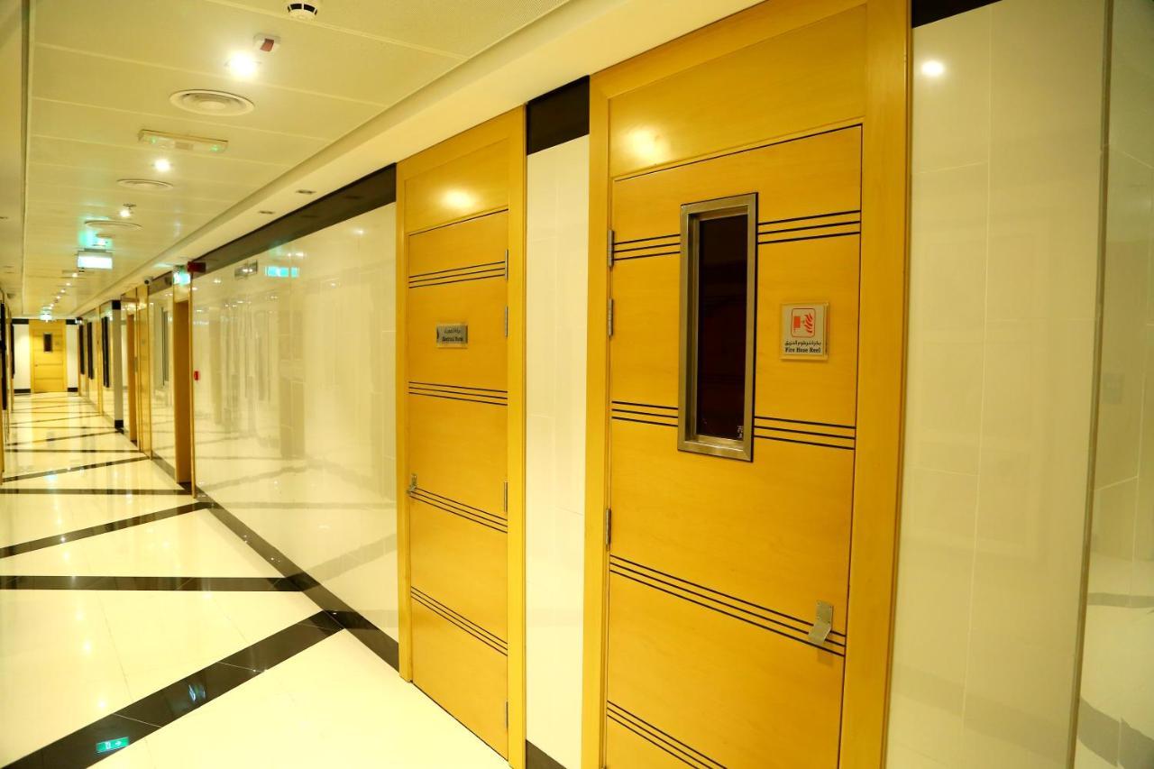 Tulip Al Barsha Hotel Apartment Dubái Exterior foto