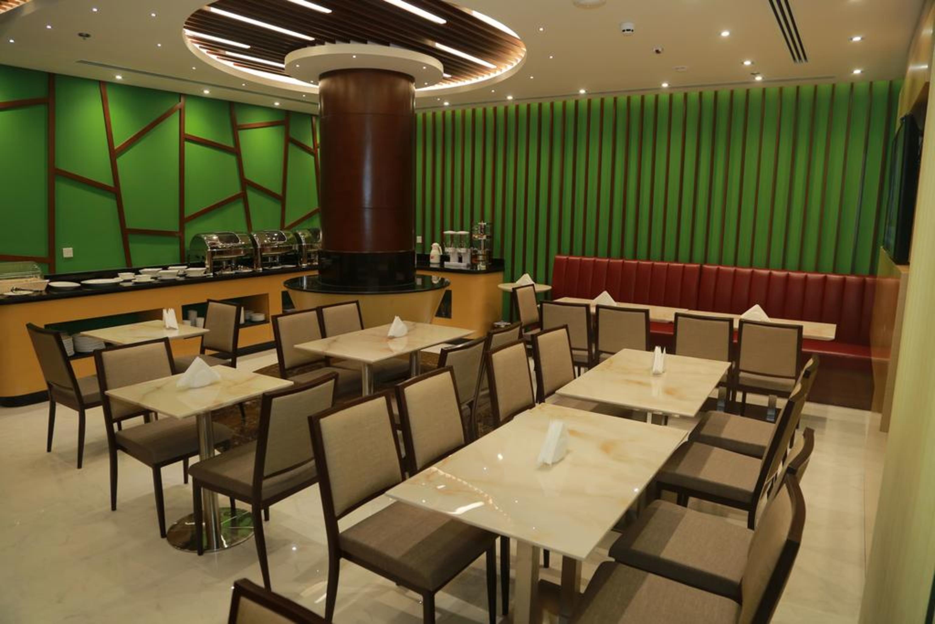 Tulip Al Barsha Hotel Apartment Dubái Exterior foto