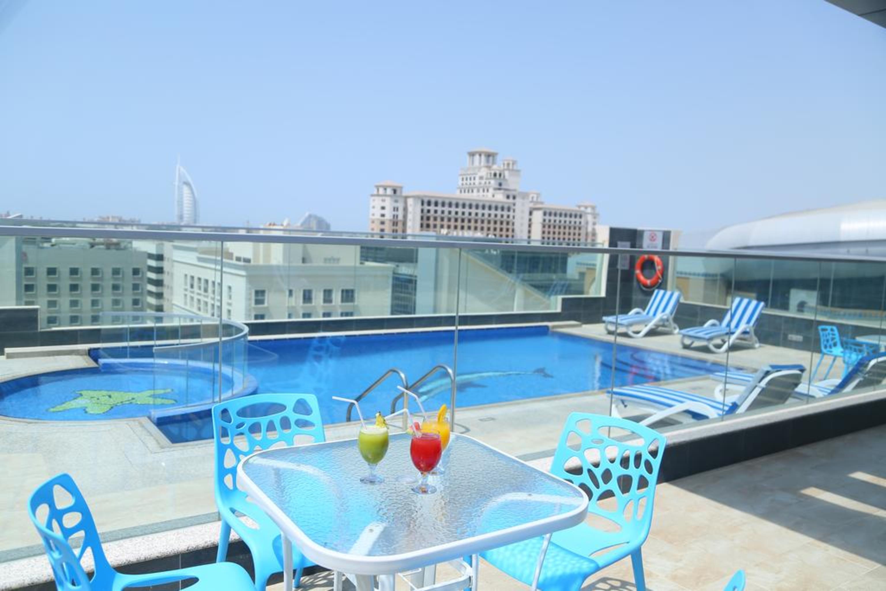 Tulip Al Barsha Hotel Apartment Dubái Exterior foto